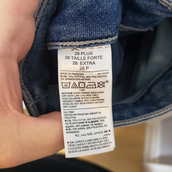 NWT plus size Old Navy Rockstar Super Skinny ankle length distressed jeans - Picture 6 of 7